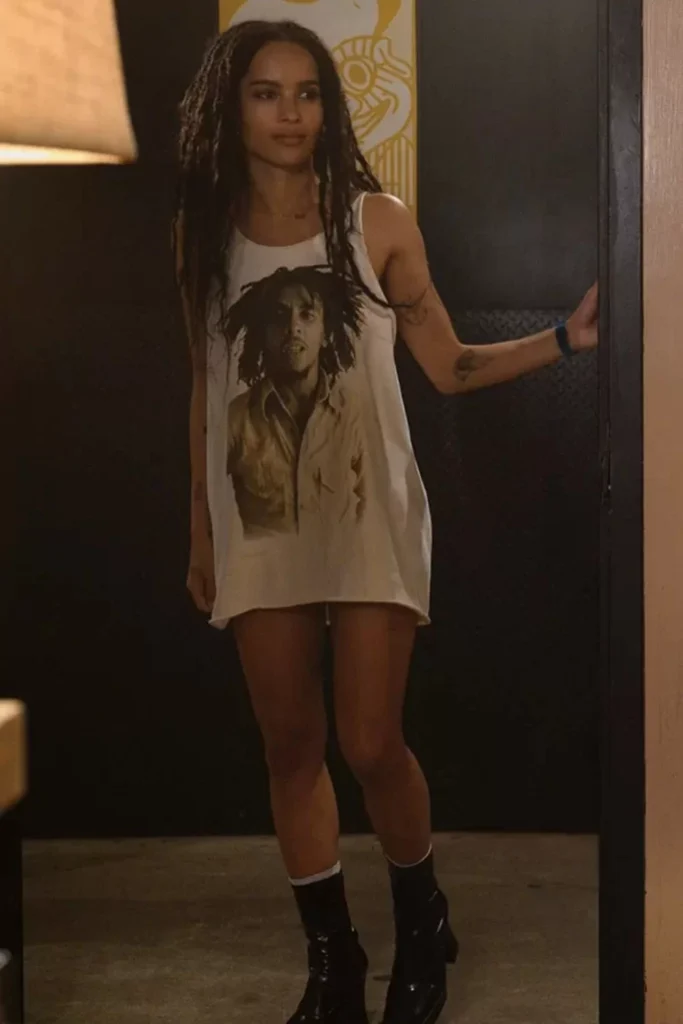 messy-girl-zoe-kravitz-20240315163455-683x1024 Afinal, o que Significa Ser uma Messy Girl?